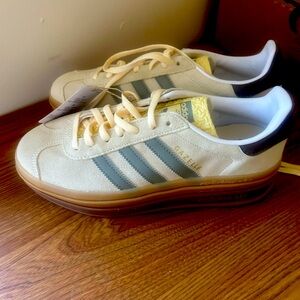 Adidas gazelle platform tennis shoe